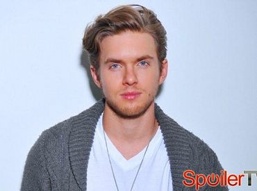 Chris Brochu dołączył do 6 sezonu Niepokornych
