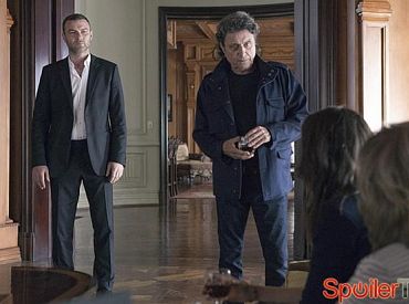„Ray Donovan” potrząsa sprawami w 3 sezonie — ale czy serial jest naprawdę inny?