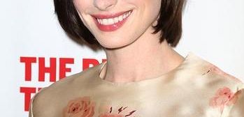 Anne Hathaway wystąpi w adaptacji „The Ambassador’s Wife”