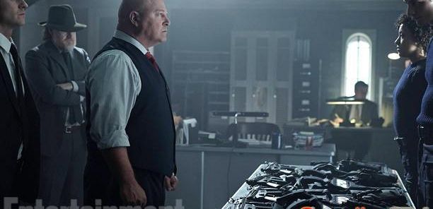 Pierwsze spojrzenie na Michaela Chiklisa w 2 sezonie „Gotham