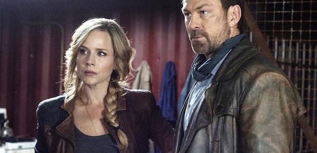 Julie Benz zapowiada finał 3 sezonu „Defiance”