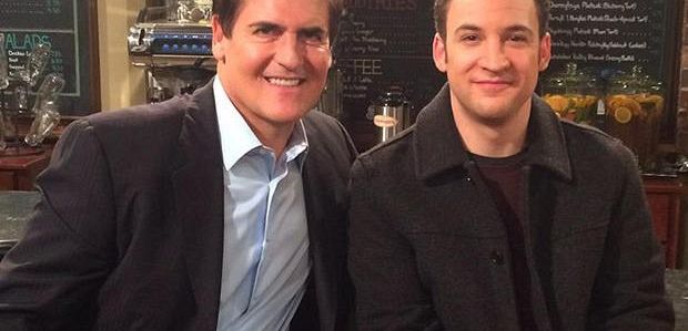 Mark Cuban z „Rekinów biznesów” pojawi się gościnnie w 2 sezonie „Dziewczyny poznającej świat”
