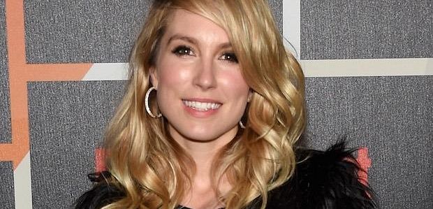 Sarah Carter będzie powracała jako dziewczyna McGarretta w 6 sezonie 