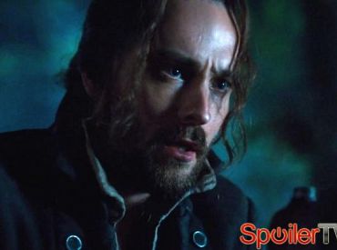 Klip z „Sleepy Hollow”: Tom Mison mówi o „chaosie” demona Crane’a w 2 sezonie — plus: zdjęcia z 3 sezonu