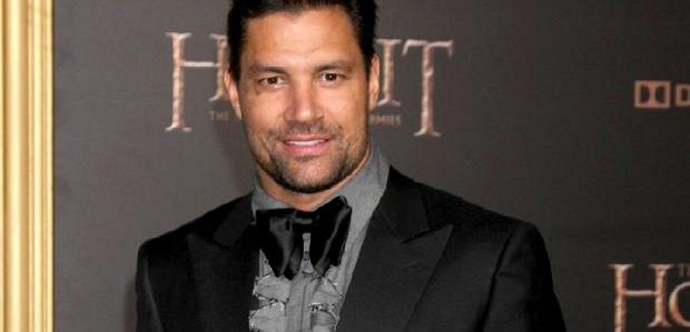 Manu Bennett z „Arrow” został aresztowany za napaść