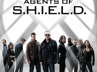 Chloe Bennet i Clark Gregg prezentują nowy wygląd na plakacie 3 sezonu „Agentów TARCZY”