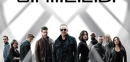 Chloe Bennet i Clark Gregg prezentują nowy wygląd na plakacie 3 sezonu „Agentów TARCZY”