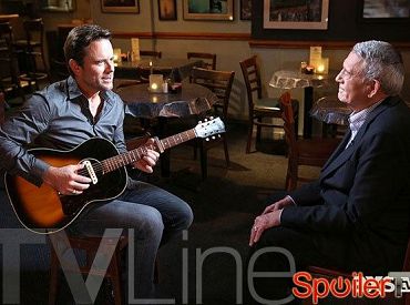 Connie Britton i Charles Esten z „Nashville mówią o miłości, „życiowym doświadczeniu” z Danem Ratherem