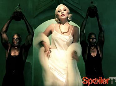 Lady Gaga terroryzuje dzieci w nowej zapowiedzi „American Horror Story: Hotel”