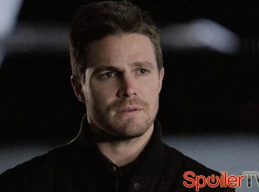 Usunięta scena z 3 sezonu „Arrow”: Oliver zostawia miasto w rękach Laurel