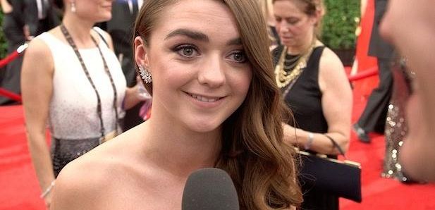 Emmy 2015: Maisie Williams z „Gry o tron” niszczy nadzieje co do Jona Snowa, zapowiada niewidoma Aryę w 6 sezonie