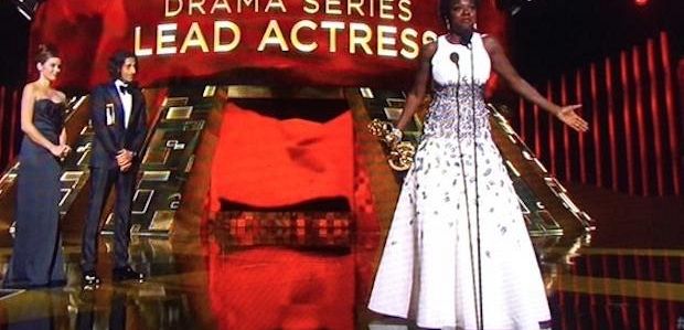 Emmy 2015: Viola Davis tworzy historię, dziękuje tym, którzy „ponownie zdefiniowali co to znaczy być czarnym
