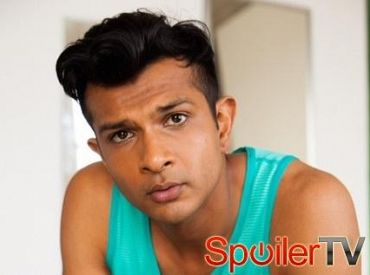Utkarsh Ambudkar wystąpi w komedii stacji Fox „Eat Pray Thug” inspirowanej życiem rapera Heemsa