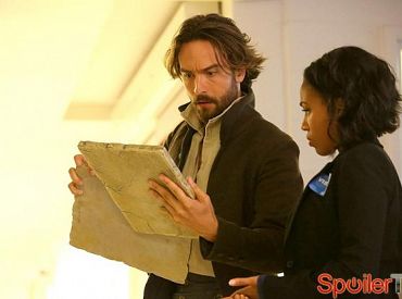 Ichabod wraca do domu w klipie z premiery 3 sezonu „Sleepy Hollow