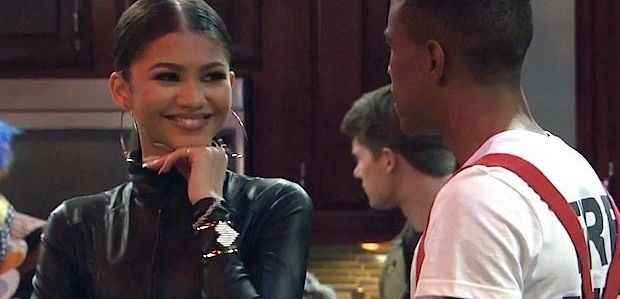 Klip z „K.C. Undercover”: Zendaya „szpieguje” w najbardziej pasującym halloweenowym stroju