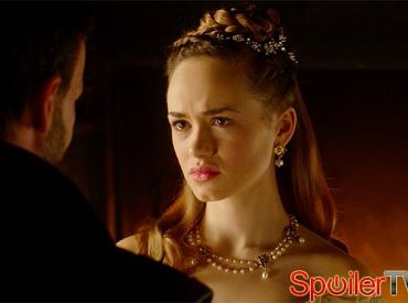 Klip z „Reign”: Spiknięcie Claude i Basha wreszcie poruszone w usuniętej scenie z 2 sezonu