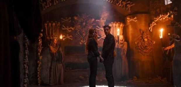 NYCC 2015: Pierwsze spojrzenie na „Shadowhunters” pokazuje spotkanie Clary i Jace'a