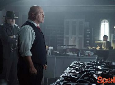 Spoiler Dnia: Czy Michael Chiklis może oczyścić policję w „Gotham?