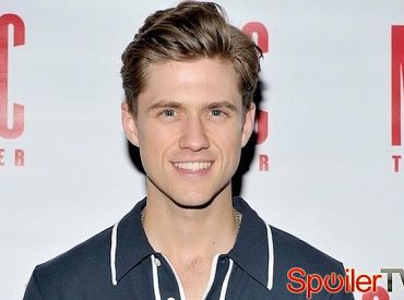 Aaron Tveit dołączył do dramatu CBS „BrainDead”