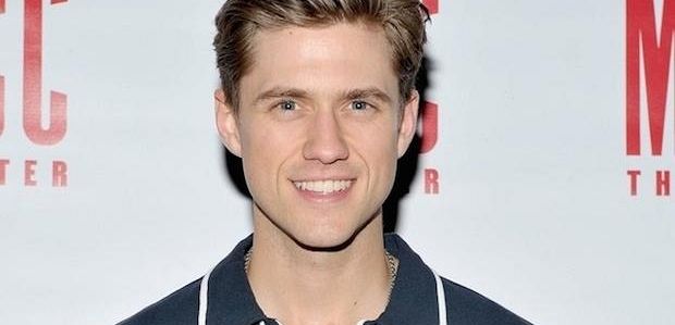 Aaron Tveit dołączył do dramatu CBS „BrainDead”