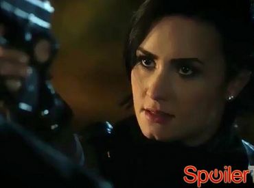 Zobacz Demi Lovato jak broni swojego faceta w klipie z 2 sezonu „From Dusk Till Dawn”