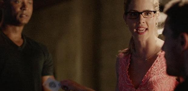 Klip z 4 sezonu „Arrow”: Felicity wkracza w waśń Olivera i Diggle'a