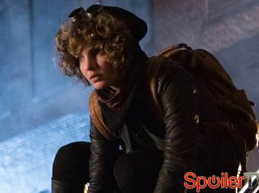 Camren Bicondova z „Gotham” zapowiada „wkurzoną” Slinę oraz mówi o tym spoliczkowaniu
