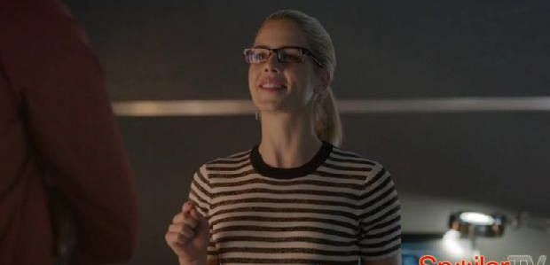 Felicity Smoak nie da się nabrać w klipie z 4 sezonu „Arrow