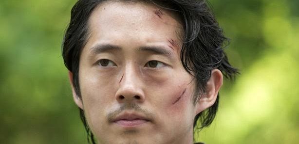 Steven Yeun usunięty z czołówki „Żywych trupów