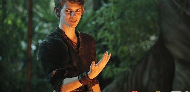 Robbie Kay powróci w 100. odcinku 
