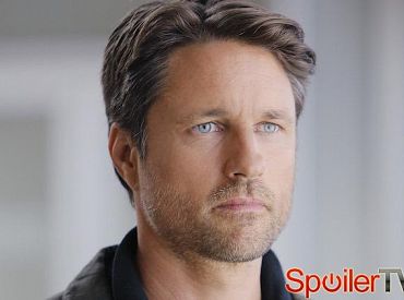 Martin Henderson o zwrocie akcji z rodzeństwem i drinku dla Amelii w jesiennym finale 12 sezonu „Chirurgów