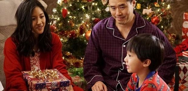 Constance Wu z „Fresh Off the Boat” zapowiada rodzinne święta Huangów — Plus: zobacz jak Jessica krytykuje Mikołaja