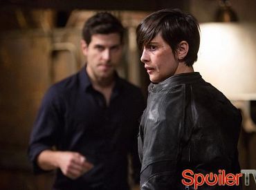 Szefowie i aktorka „Grimm” o szokującym powrocie Bitsie Tulloch, „dzikiej” reakcji Nicka