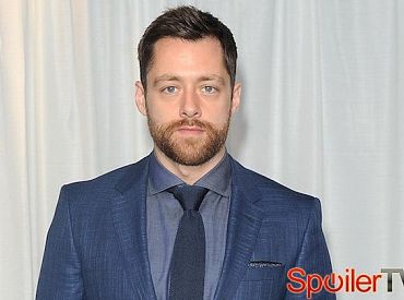 Richard Rankin obsadzony jako Roger w 2 sezonie Outlander