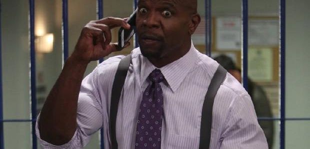 Zobacz jak Terry Crews z „Brooklyn Nine-Nine” porusza piesiami w rytm „Jingle Bells
