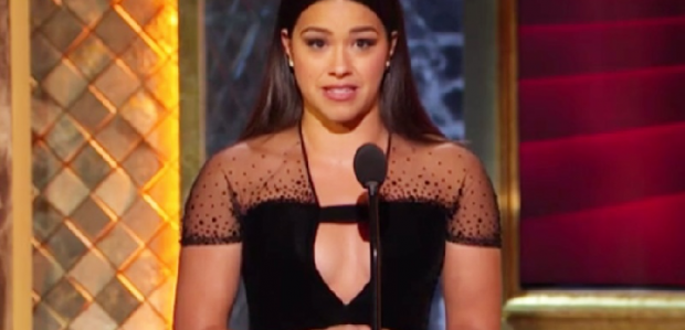 Zobacz emocjonalny hołd jaki Gina Rodriguez złożyła Ricie Moreno