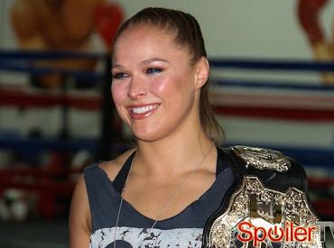 Zawodniczka UFC Ronda Rousey poprowadzi „Saturday Night Live”, kiedy Selena Gomez będzie muzycznym gościem