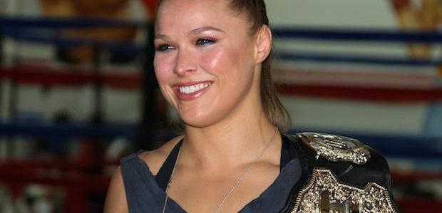 Zawodniczka UFC Ronda Rousey poprowadzi „Saturday Night Live”, kiedy Selena Gomez będzie muzycznym gościem