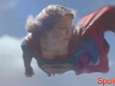Klip z „Supergirl”: Kara i Martian Manhunter wzbijają się w niebo