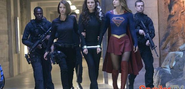 Martian Manhunter odkrywa Bizzarro w „Supergirl