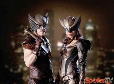 Klip z „Legends of Tomorrow”: Zobacz bohaterów i złoczyńców w epickiej bitwie