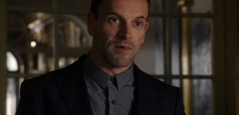 Klip z 4 sezonu „Arrow”: Czy Sherlock próbował zabić swojego ojca?!