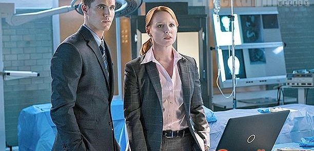 Robbie Amell i Lauren Ambrose zajmują się sprawą w 