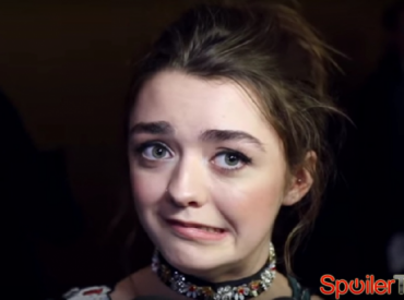 Maisie Williams nadal miesza jeśli chodzi o Jona Snowa w „Grze o tron