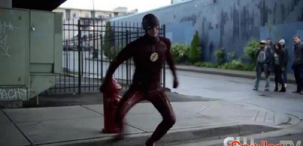 Klip z 2 sezonu „The Flash”: Barry ściera się z Tar Pitem