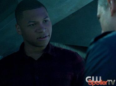 Klip z „Legends of Tomorrow”: Czy kapitan Cold przeciągnie Jaxa na mroczną stronę?