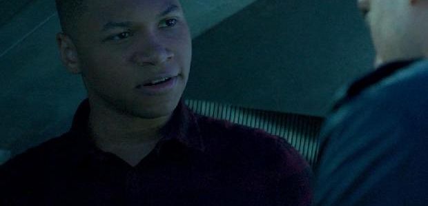 Klip z „Legends of Tomorrow”: Czy kapitan Cold przeciągnie Jaxa na mroczną stronę?