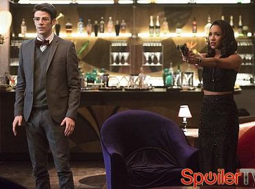 Pierwsze spojrzenie na 2 sezon „The Flash”: Zabójcza Caitlin, śpiewający Joe, dzierżąca broń Iris na Ziemi-2