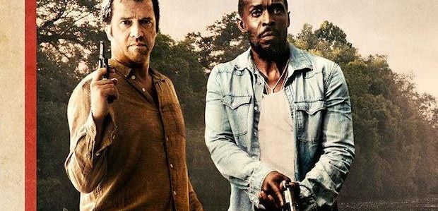 James Purefoy dzierży broń na plakacie nowego serialu „Hap and Leonard