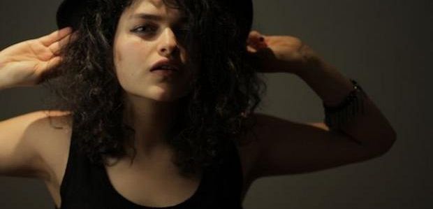 Eve Harlow dołączyła do odcinka pilotowego 